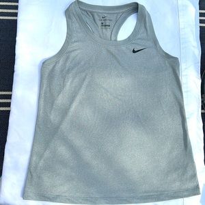 Women’s size M Nike tank